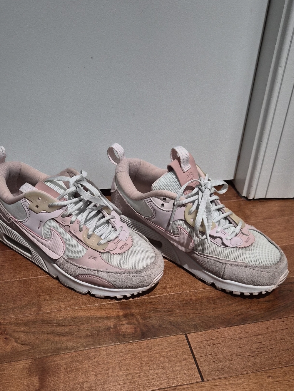 Nike Women's Pink and White  Sneakers Size 5